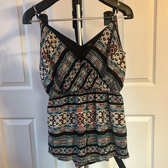 Forever 21 Aztec Tribal Print Romper Size Medium - Picture 1 of 4